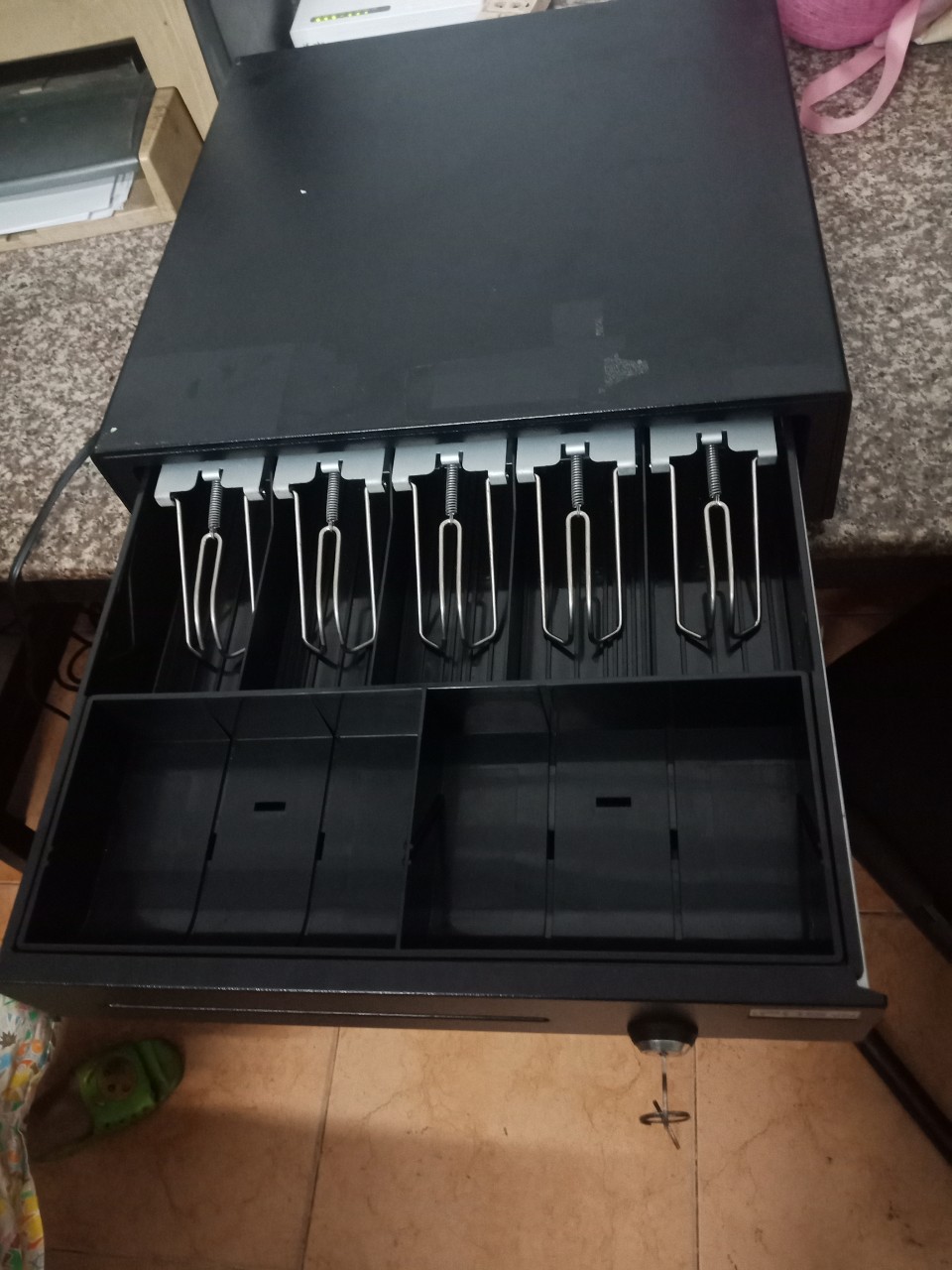 thu mua hộc đựng tiền thu ngân
